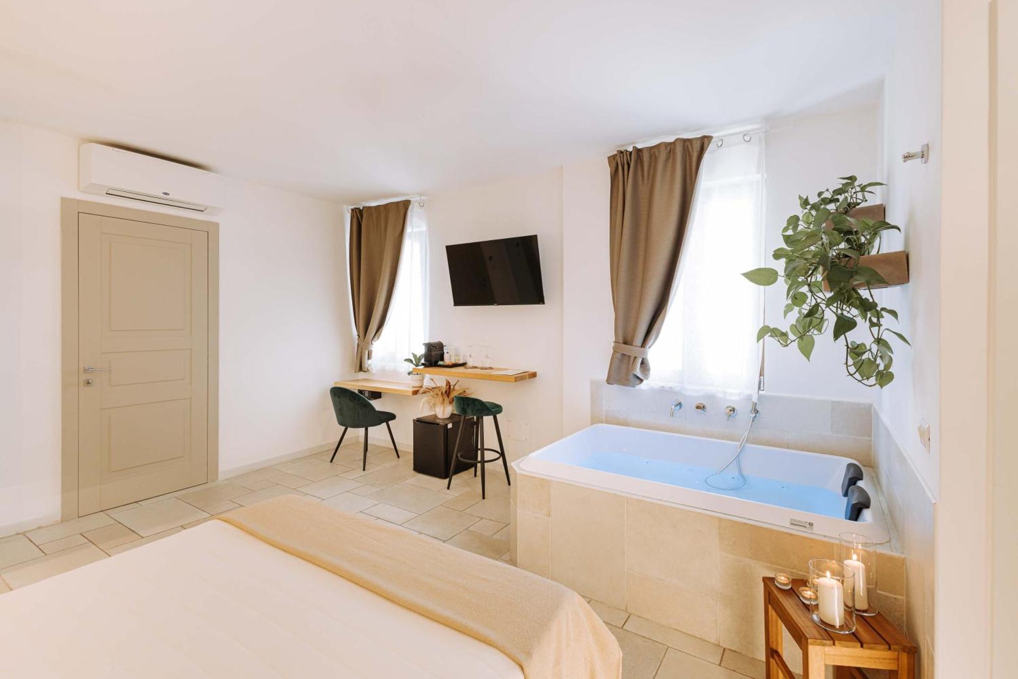 Dirium - Exclusive Rooms Монополи Екстериор снимка